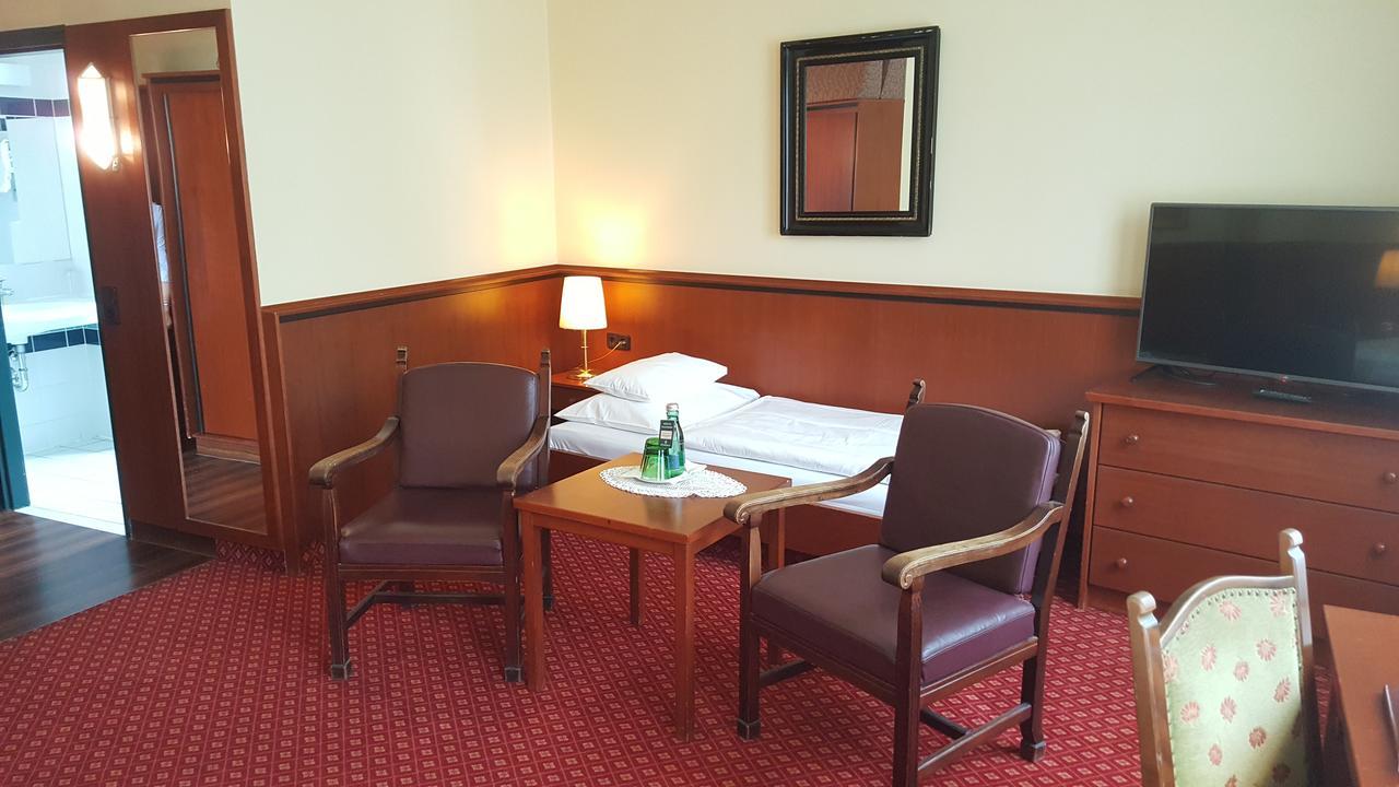 Landhotel Jagdhof Guntramsdorf Exteriör bild